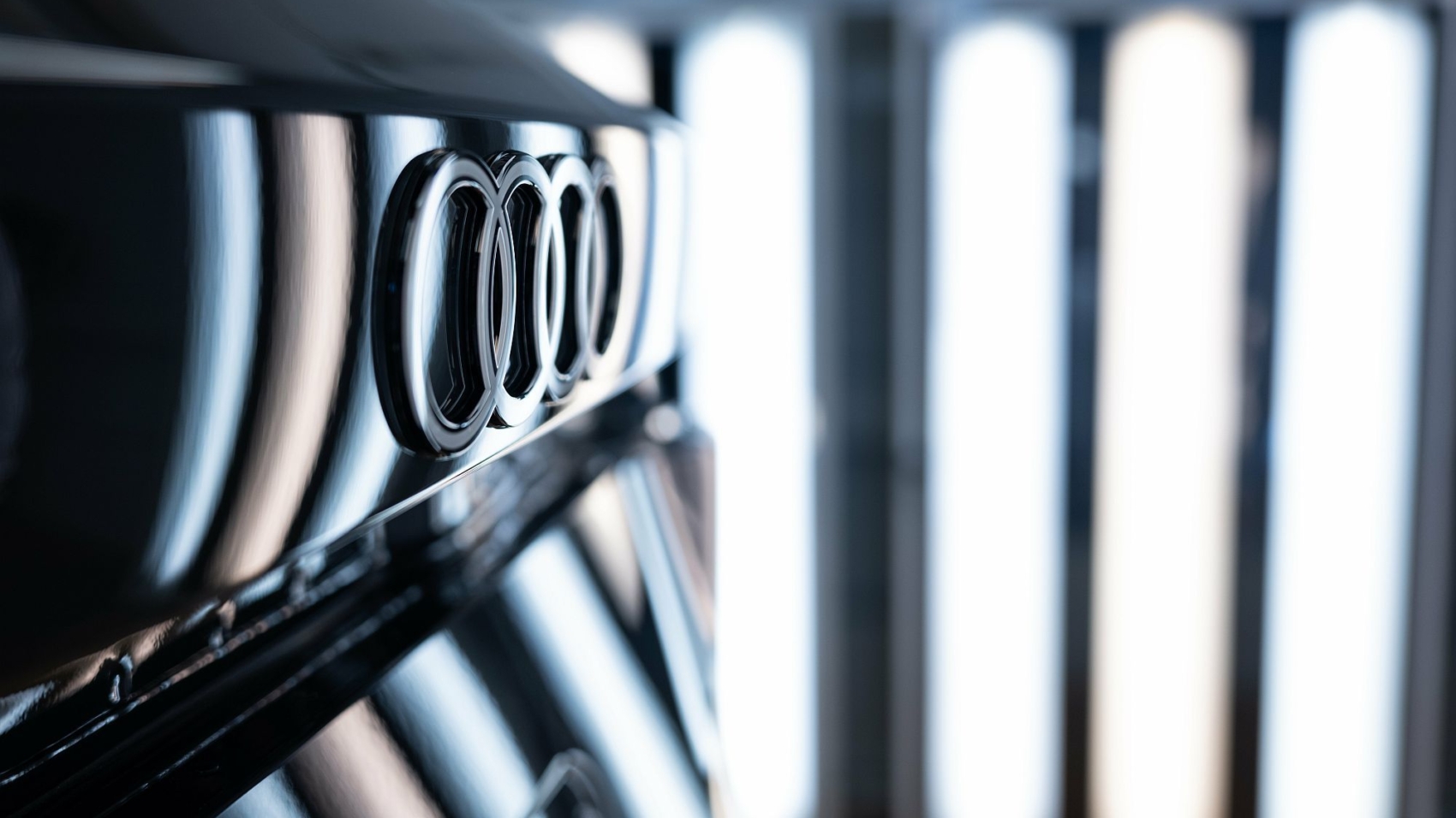 Audi A4 e-tron