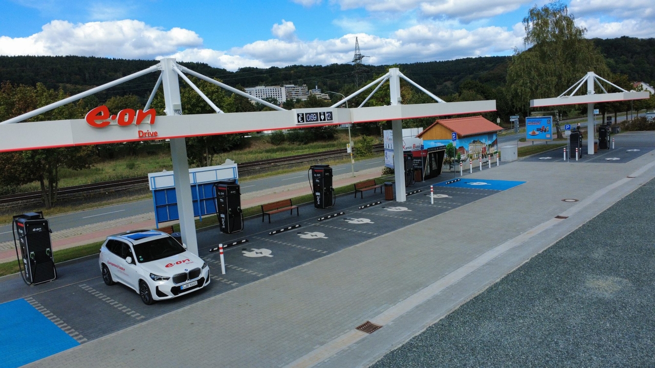E.On eröffnet HPC-Ladepark in Kulmbach