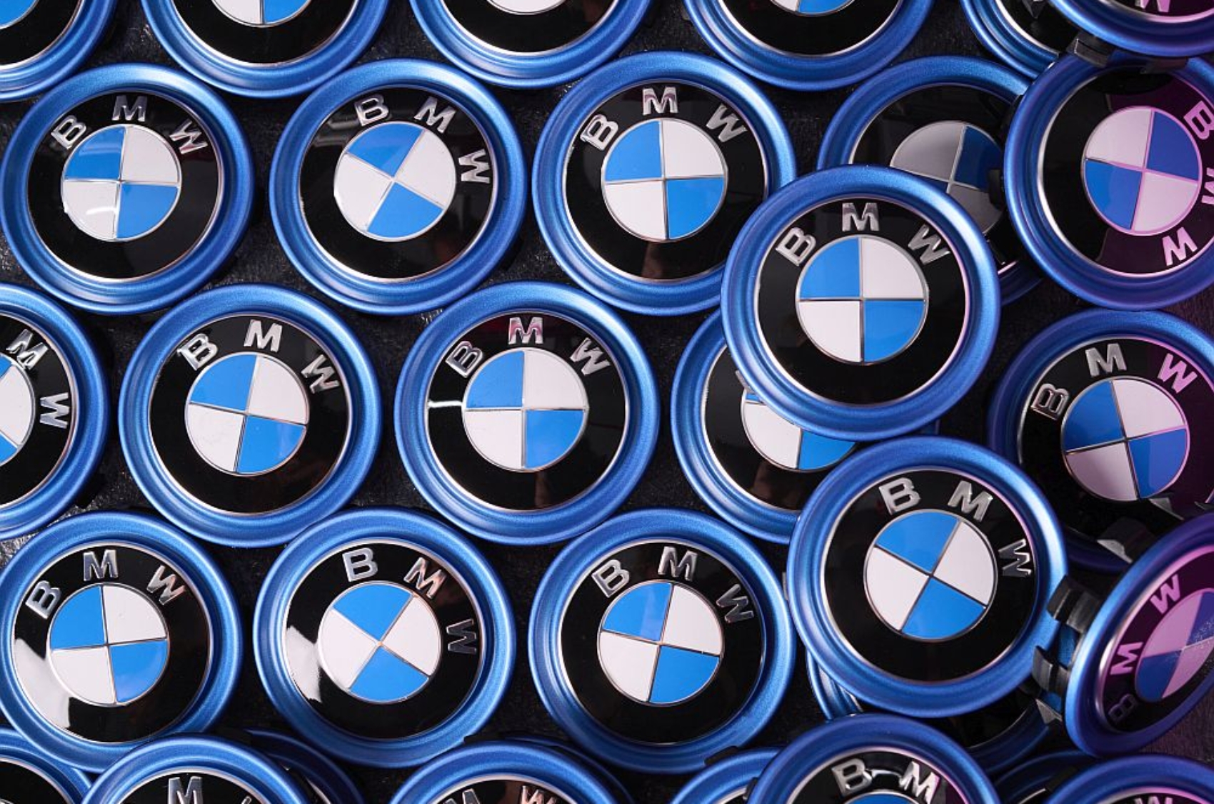 BMW i1 iX4