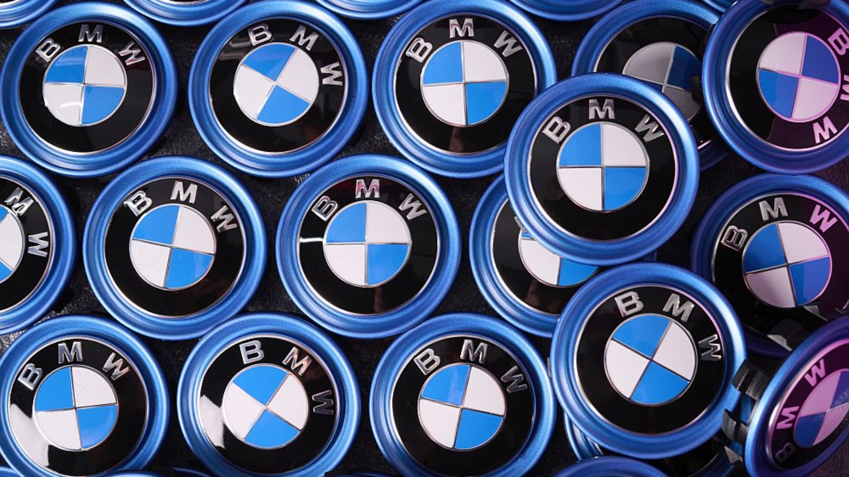 BMW i1 iX4