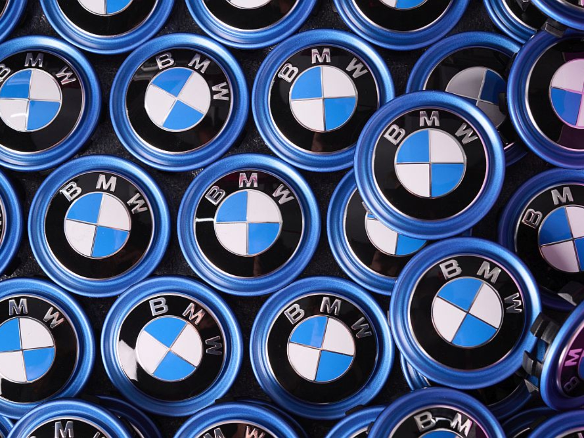 BMW i1 iX4