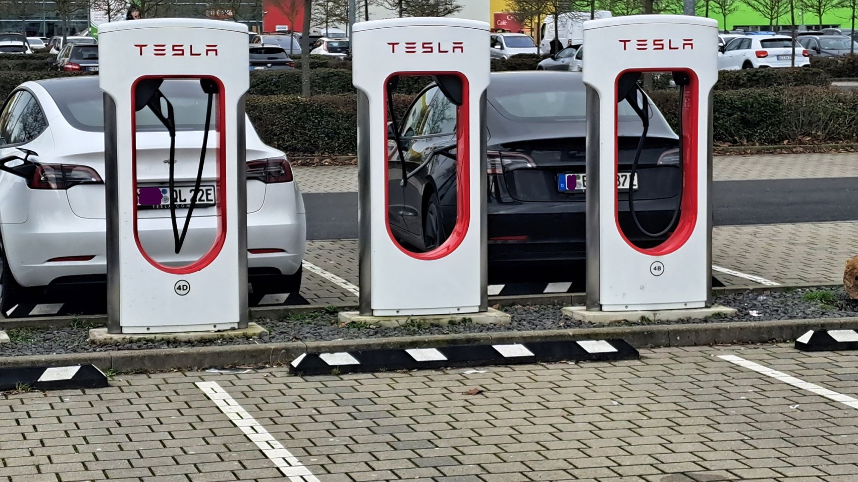 Tesla Notfall