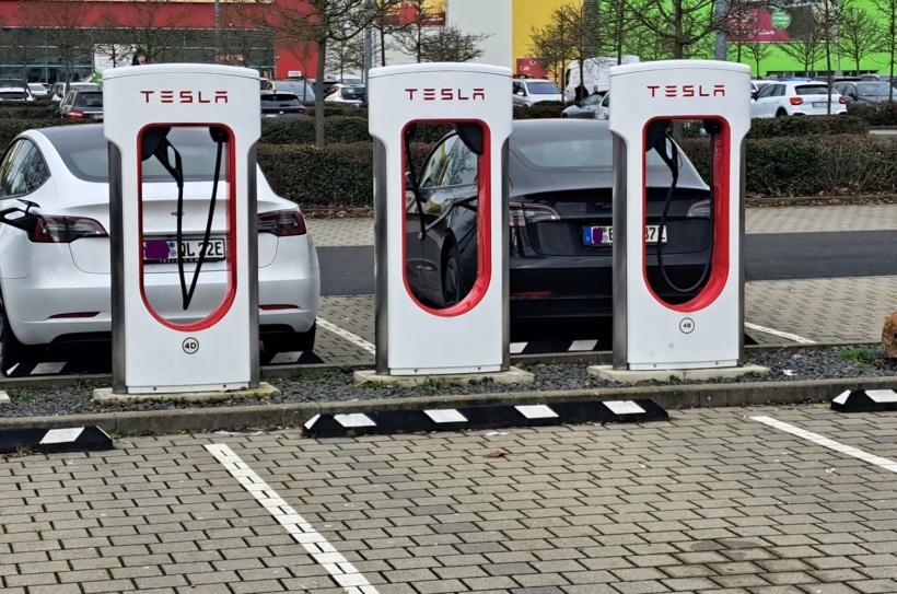 Tesla Notfall